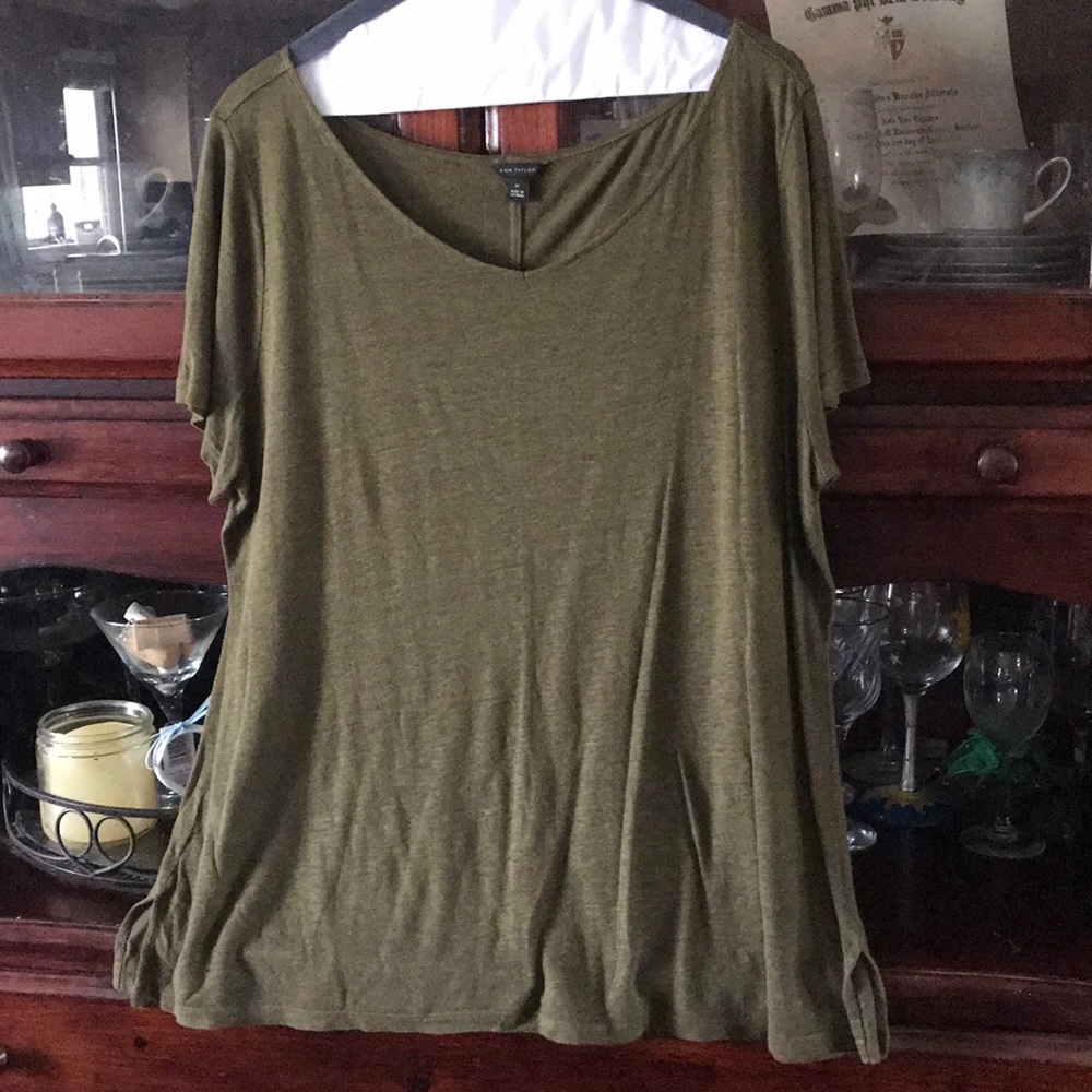 Ann Taylor casual short sleeve top in 100% linen